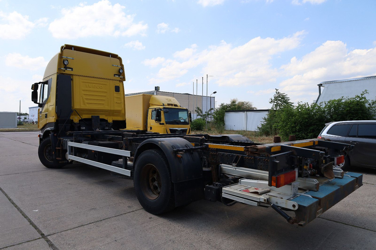 Iveco STRALIS/Magirus/L042/1. Hand - Autocarro portacontainer/ Caisse interchangeable: foto 4 Iveco STRALIS/Magirus/L042/1. Hand - Autocarro portacontainer/ Caisse interchangeable: foto 4