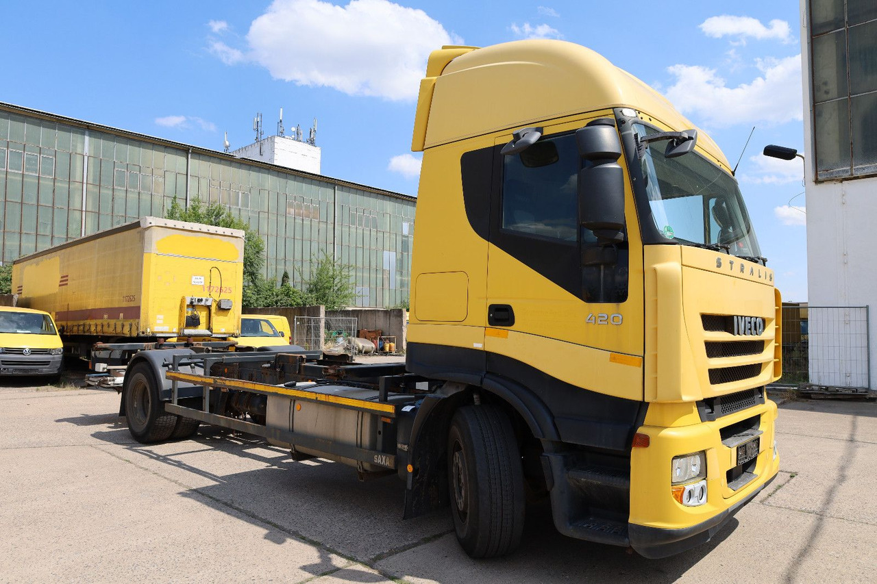 Iveco STRALIS/Magirus/L042/1. Hand - Autocarro portacontainer/ Caisse interchangeable: foto 3 Iveco STRALIS/Magirus/L042/1. Hand - Autocarro portacontainer/ Caisse interchangeable: foto 3