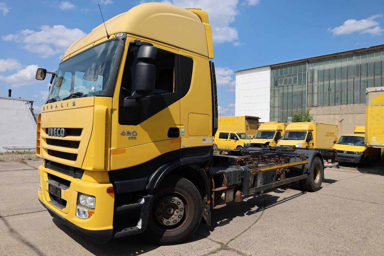 Iveco STRALIS/Magirus/L042/1. Hand - Autocarro portacontainer/ Caisse interchangeable: foto 2 Iveco STRALIS/Magirus/L042/1. Hand - Autocarro portacontainer/ Caisse interchangeable: foto 2