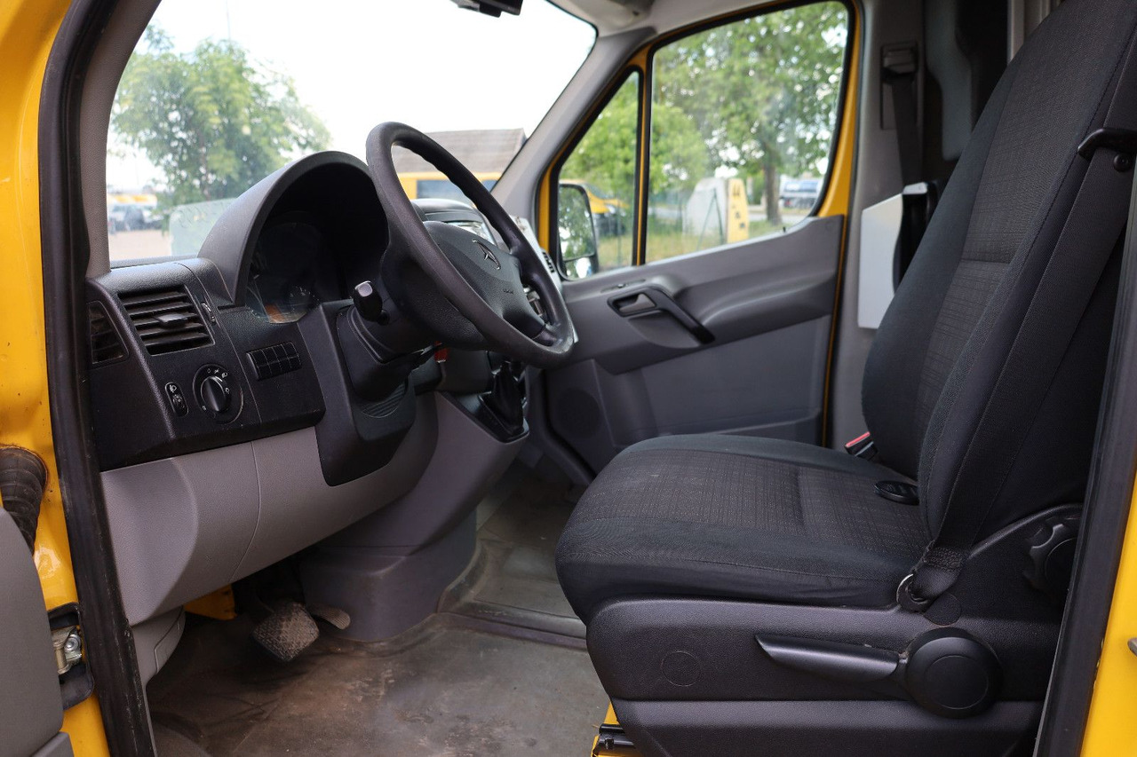 Mercedes-Benz Sprinter II Pritsche/ Koffer - Furgone box: foto 3 Mercedes-Benz Sprinter II Pritsche/ Koffer - Furgone box: foto 3