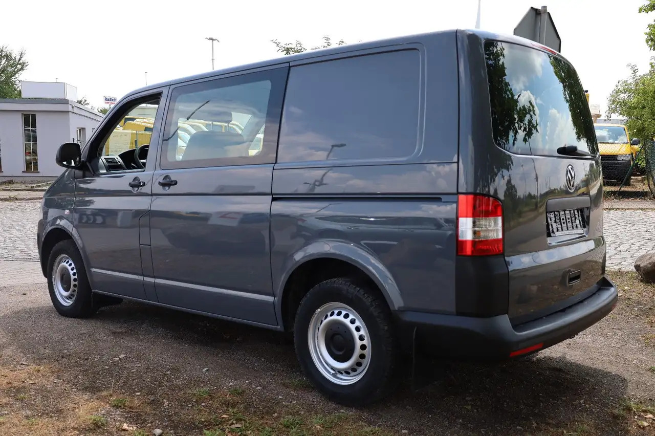 Volkswagen T5 Transporter Kasten-Kombi 2.0 TDI/EU5/5-Sitze - Autovettura: foto 4 Volkswagen T5 Transporter Kasten-Kombi 2.0 TDI/EU5/5-Sitze - Autovettura: foto 4