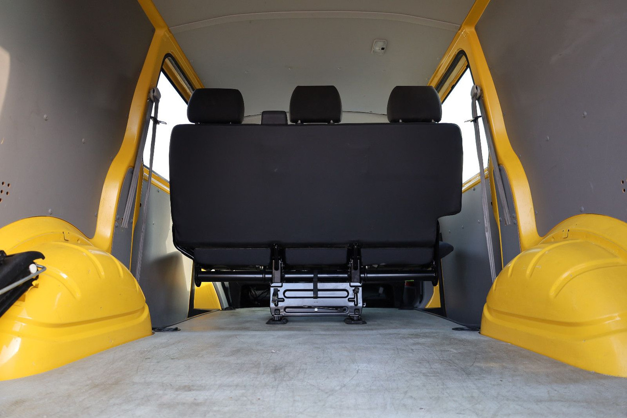 Volkswagen T5 Transporter Kasten-Kombi 2.0 TDI/EU5/5-Sitze - Pulmino: foto 5 Volkswagen T5 Transporter Kasten-Kombi 2.0 TDI/EU5/5-Sitze - Pulmino: foto 5