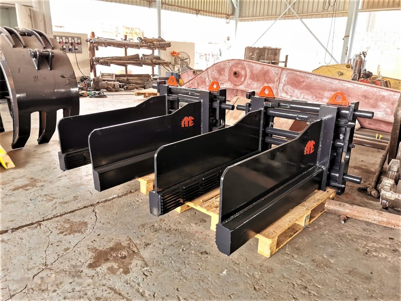 AME Bale Clamp - Pinza per Carrello elevatore: foto 2 AME Bale Clamp - Pinza per Carrello elevatore: foto 2