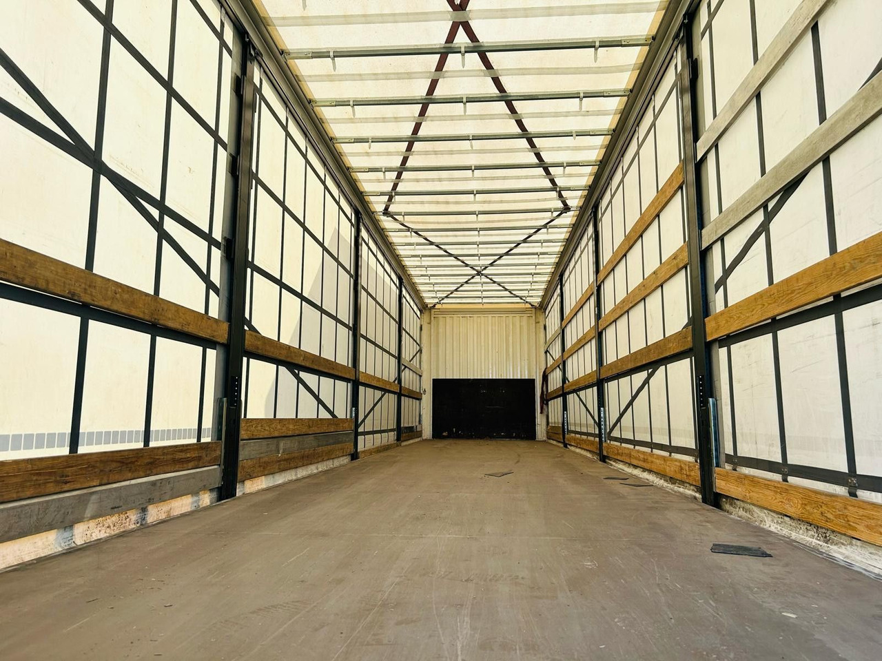 Kässbohrer Schiebeplanen Auflieger - Semirimorchio centinato: foto 5 Kässbohrer Schiebeplanen Auflieger - Semirimorchio centinato: foto 5