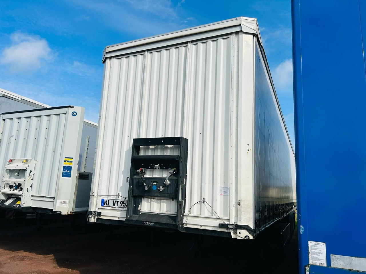 Kässbohrer Schiebeplanen Auflieger - Semirimorchio centinato: foto 4 Kässbohrer Schiebeplanen Auflieger - Semirimorchio centinato: foto 4