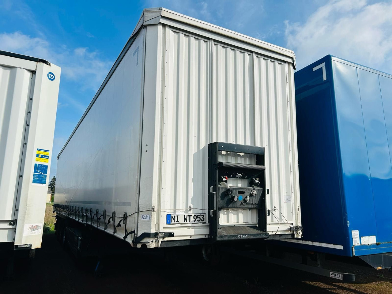 Kässbohrer Schiebeplanen Auflieger - Semirimorchio centinato: foto 3 Kässbohrer Schiebeplanen Auflieger - Semirimorchio centinato: foto 3