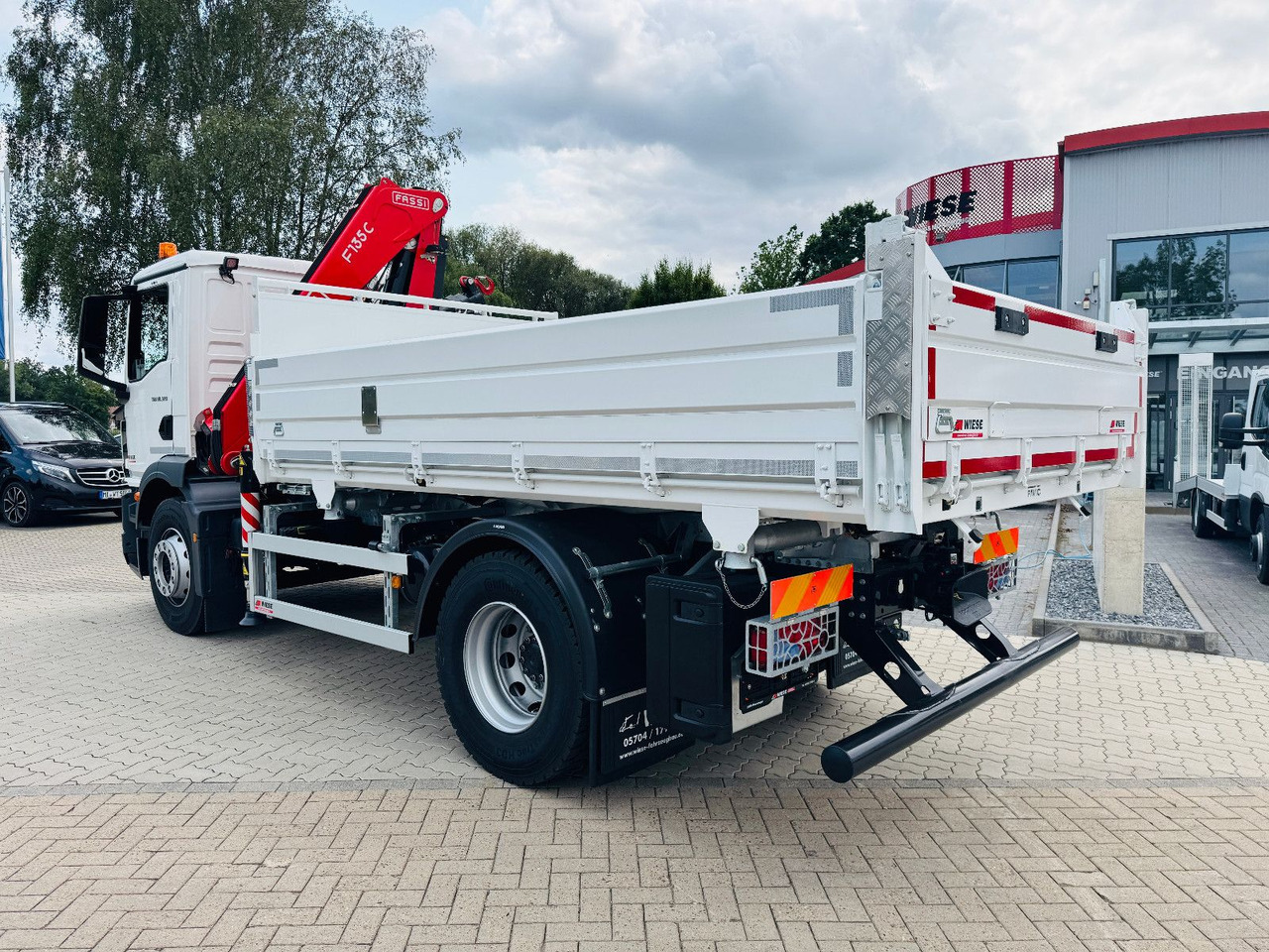 MAN 18.320 4x2 mit Fassi Ladekran Sofort Verfügbar - Autocarro ribaltabile, Camion con gru: foto 4 MAN 18.320 4x2 mit Fassi Ladekran Sofort Verfügbar - Autocarro ribaltabile, Camion con gru: foto 4
