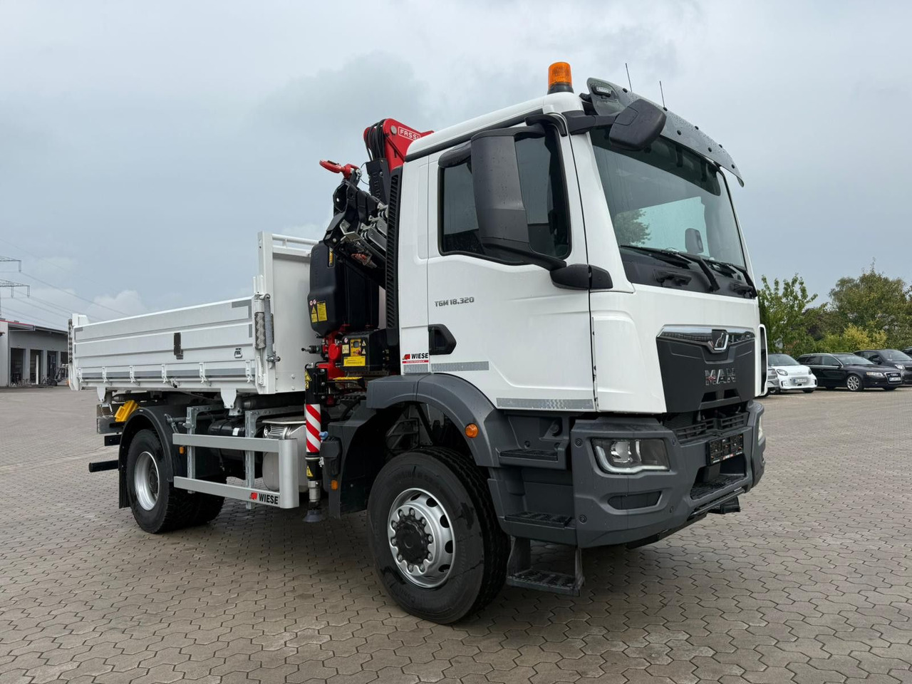 MAN 18.320 4x4 mit Fassi Ladekran Sofort Verfügbar - Autocarro ribaltabile, Camion con gru: foto 2 MAN 18.320 4x4 mit Fassi Ladekran Sofort Verfügbar - Autocarro ribaltabile, Camion con gru: foto 2