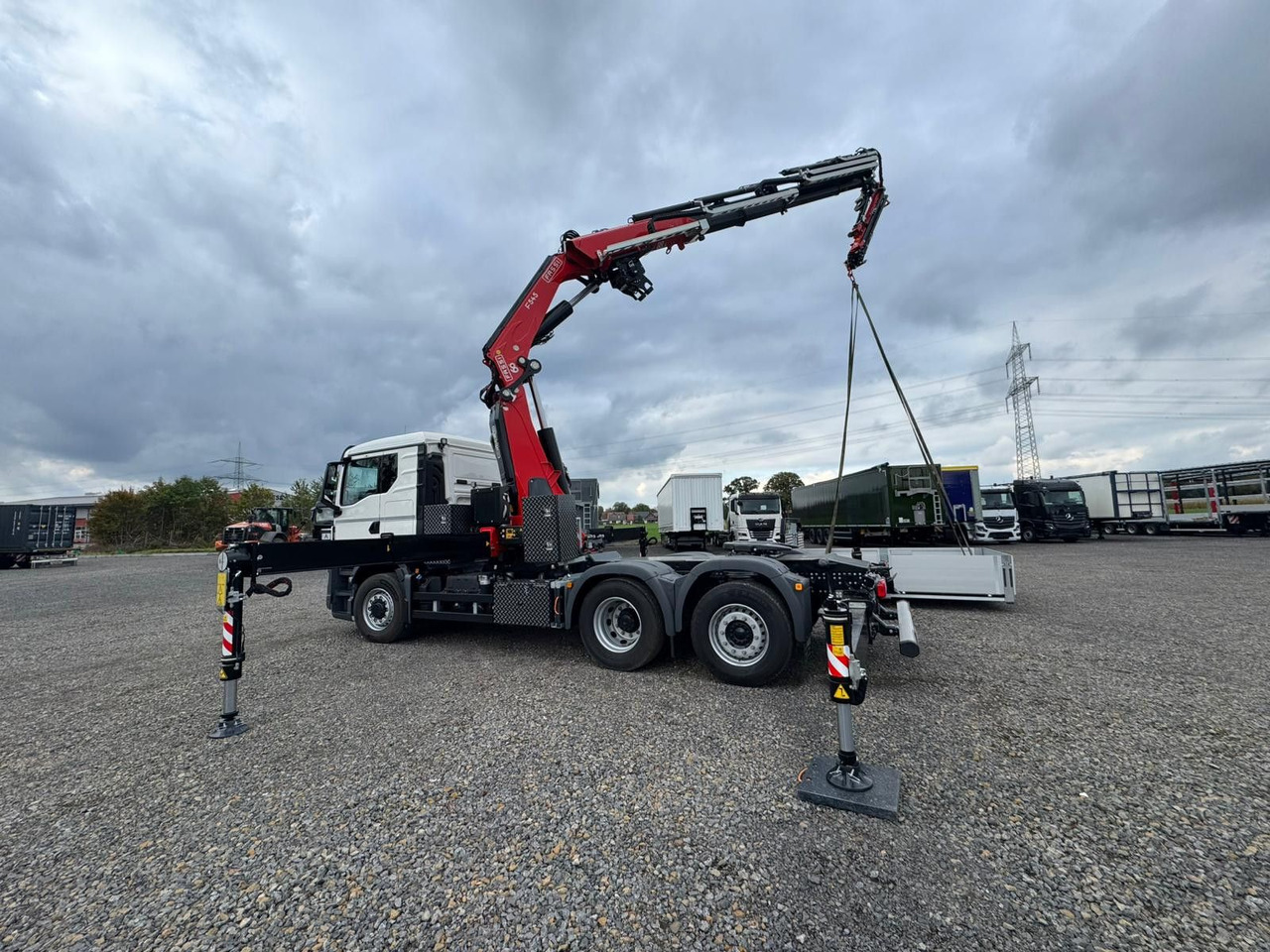 MAN 26.470 6x4-4 Hydrodrive Fassi Kran F545 Jib - Camion con gru: foto 2 MAN 26.470 6x4-4 Hydrodrive Fassi Kran F545 Jib - Camion con gru: foto 2