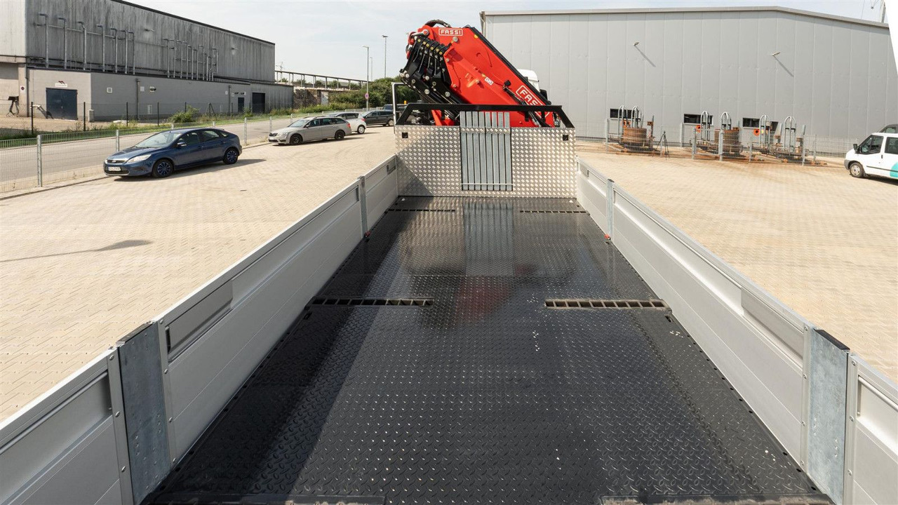 MAN 35.470 8x2 Kran F710 RA2.26 - Camion con gru: foto 5 MAN 35.470 8x2 Kran F710 RA2.26 - Camion con gru: foto 5