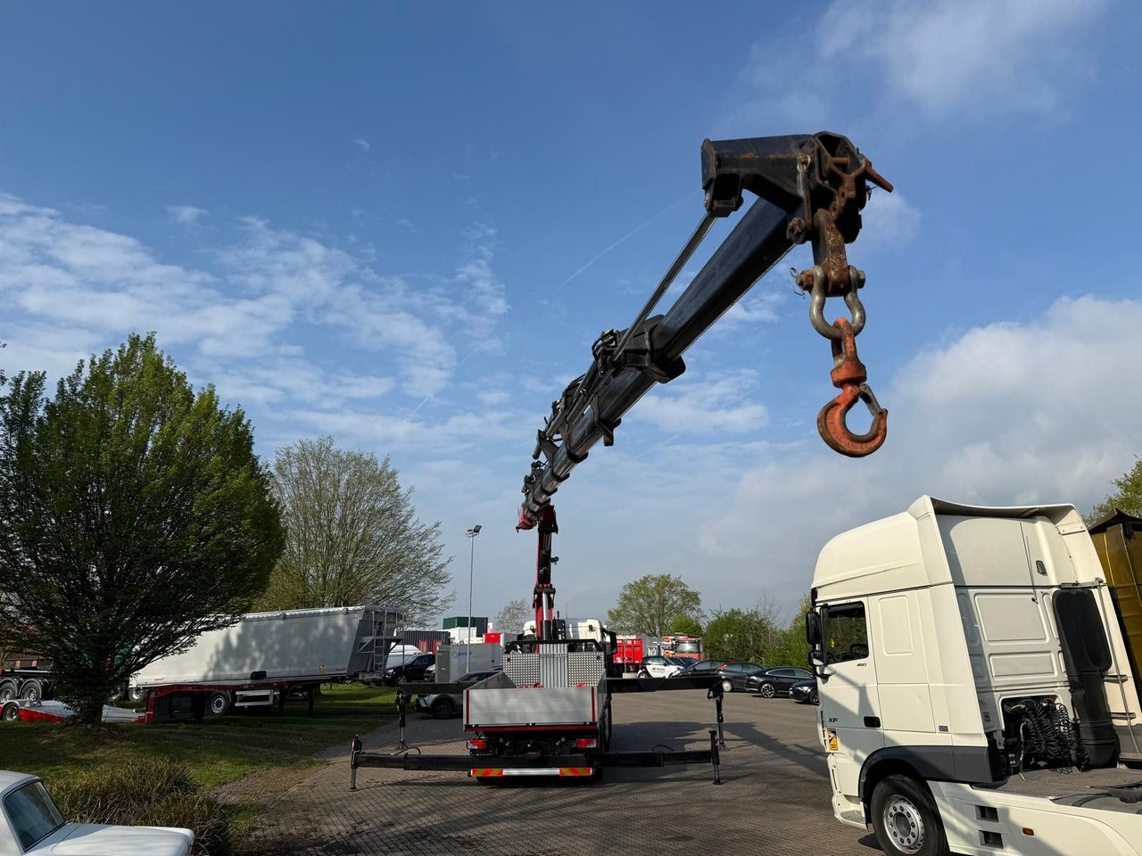 MAN 35.520 8x4 Kran Fassi F800, OHNE ABSTÜTZÜBERWACH - Camion con gru: foto 4 MAN 35.520 8x4 Kran Fassi F800, OHNE ABSTÜTZÜBERWACH - Camion con gru: foto 4
