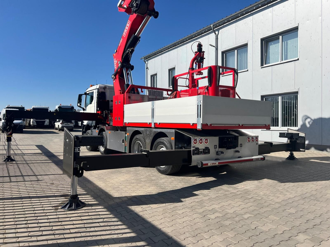 MAN 8x4 mit F1150RA.2.28 L616 Winde - Autocarro con pianale/ Cassone fisso, Camion con gru: foto 3 MAN 8x4 mit F1150RA.2.28 L616 Winde - Autocarro con pianale/ Cassone fisso, Camion con gru: foto 3