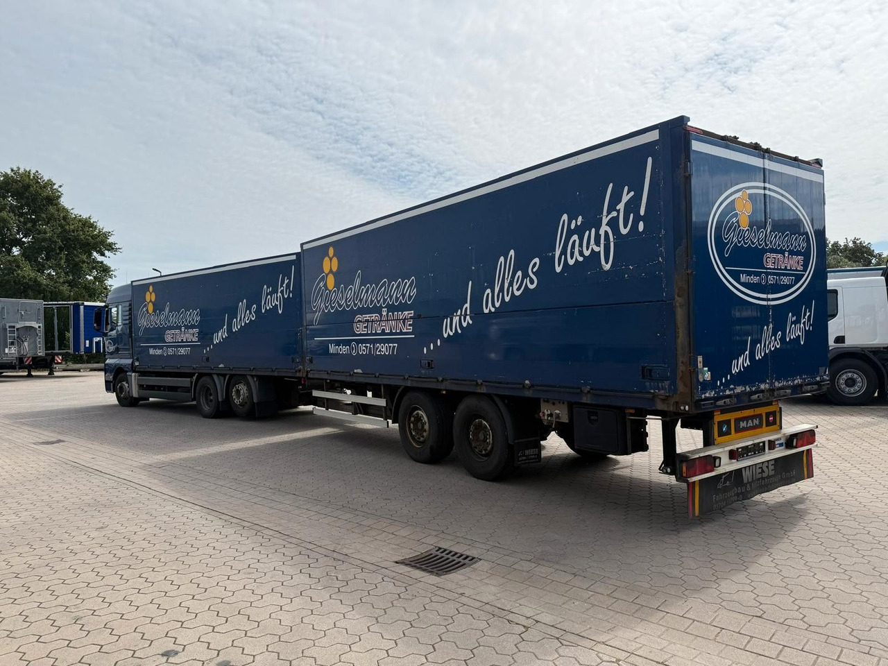 MAN TGA Schwenkwand-Getränkeaufbau incl. Anhänger - Autocarro trasporto di bevande: foto 4 MAN TGA Schwenkwand-Getränkeaufbau incl. Anhänger - Autocarro trasporto di bevande: foto 4