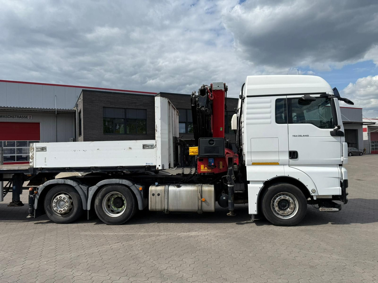 MAN TGX 26.440 6x2 mit HMF 3000-5 Kran - Camion con gru: foto 3 MAN TGX 26.440 6x2 mit HMF 3000-5 Kran - Camion con gru: foto 3