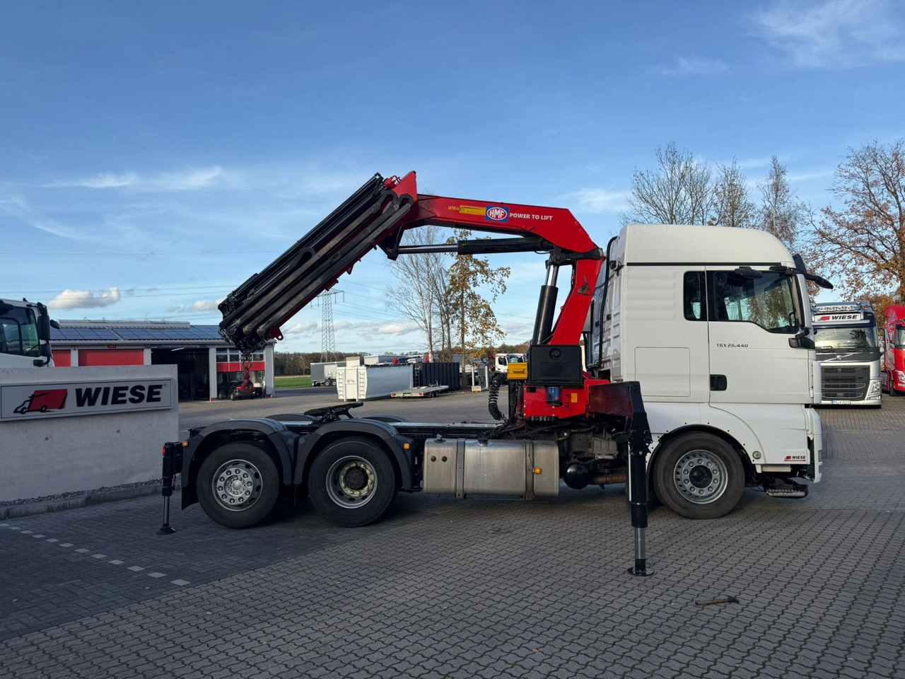 MAN TGX 26.440 6x2 mit HMF 3000-5 Kran Top Zustand - Camion con gru: foto 2 MAN TGX 26.440 6x2 mit HMF 3000-5 Kran Top Zustand - Camion con gru: foto 2