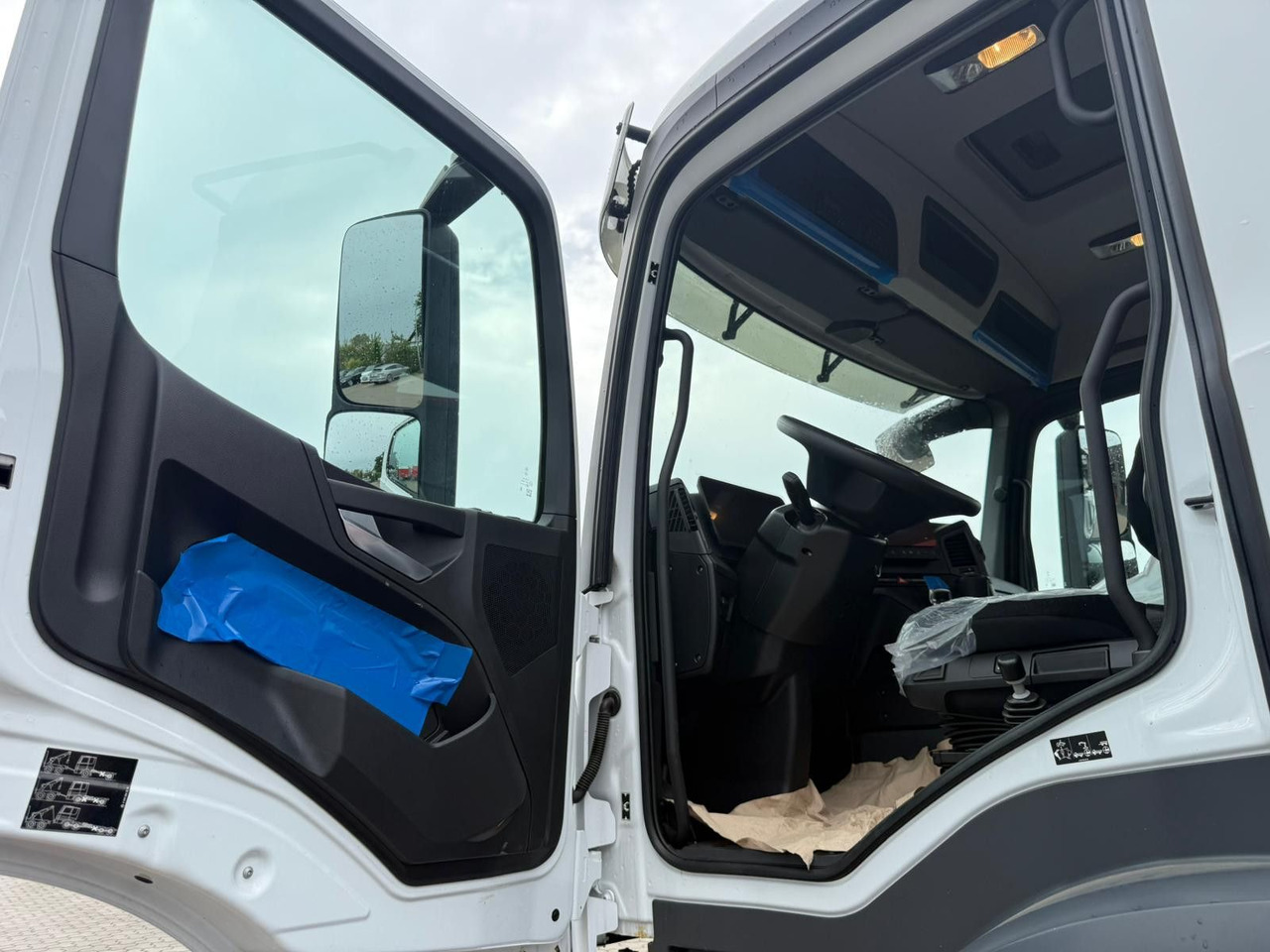 Autocarro ribaltabile, Camion con gru Mercedes-Benz Arocs 1835  4x4 Allrad Fassi F135 Kran Kipper: foto 9