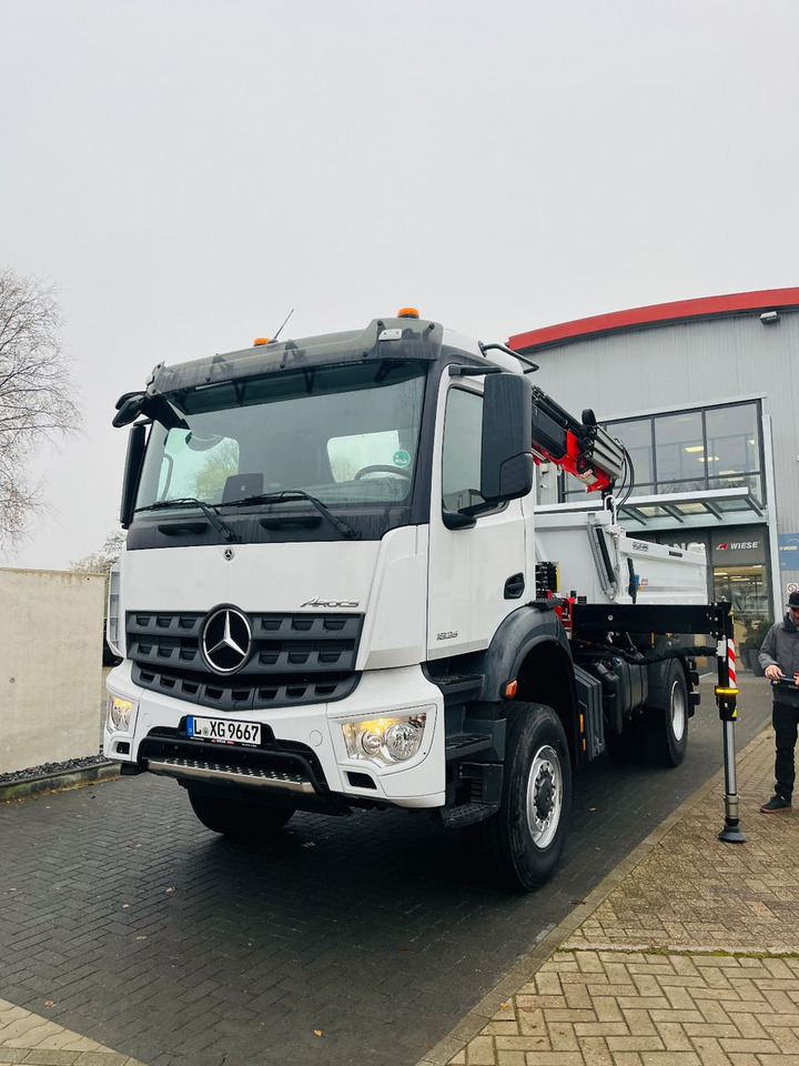 Mercedes-Benz Arocs 1835 4x4 Meiller Fassi Kran Kipper - Autocarro ribaltabile, Camion con gru: foto 3 Mercedes-Benz Arocs 1835 4x4 Meiller Fassi Kran Kipper - Autocarro ribaltabile, Camion con gru: foto 3