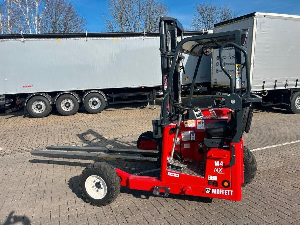 Moffett CARGOTEC - Tragkraft 2.500 kg Moffett CARGOTEC - Tragkraft 2.500 kg - Miete möglich - Carrello elevatore diesel: foto 2 Moffett CARGOTEC - Tragkraft 2.500 kg Moffett CARGOTEC - Tragkraft 2.500 kg - Miete möglich - Carrello elevatore diesel: foto 2