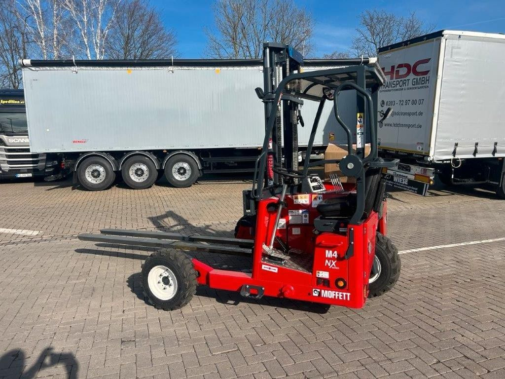 Moffett CARGOTEC - Tragkraft 2.500 kg Moffett CARGOTEC - Tragkraft 2.500 kg - Miete möglich - Carrello elevatore diesel: foto 1 Moffett CARGOTEC - Tragkraft 2.500 kg Moffett CARGOTEC - Tragkraft 2.500 kg - Miete möglich - Carrello elevatore diesel: foto 1