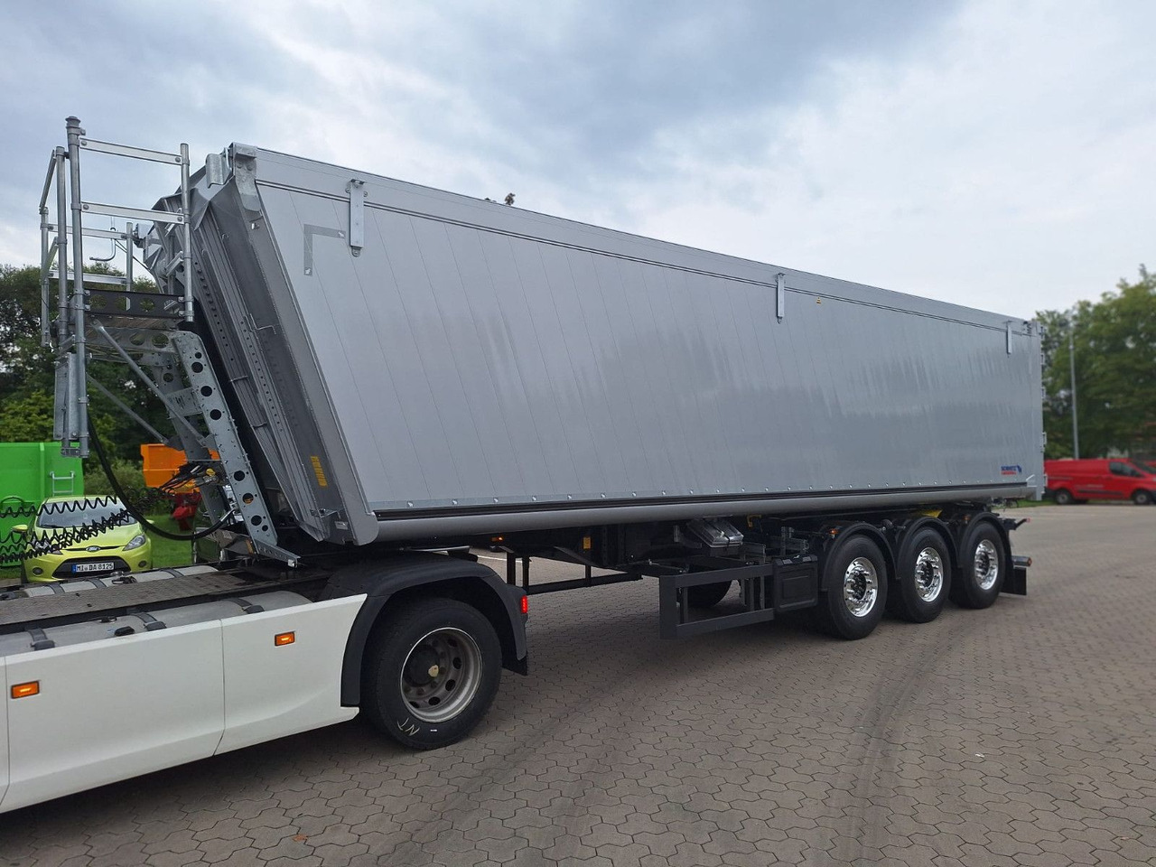 Schmitz Cargobull Kipper 52m³ mit gekröpftem Chassis - Semirimorchio ribaltabile: foto 3 Schmitz Cargobull Kipper 52m³ mit gekröpftem Chassis - Semirimorchio ribaltabile: foto 3