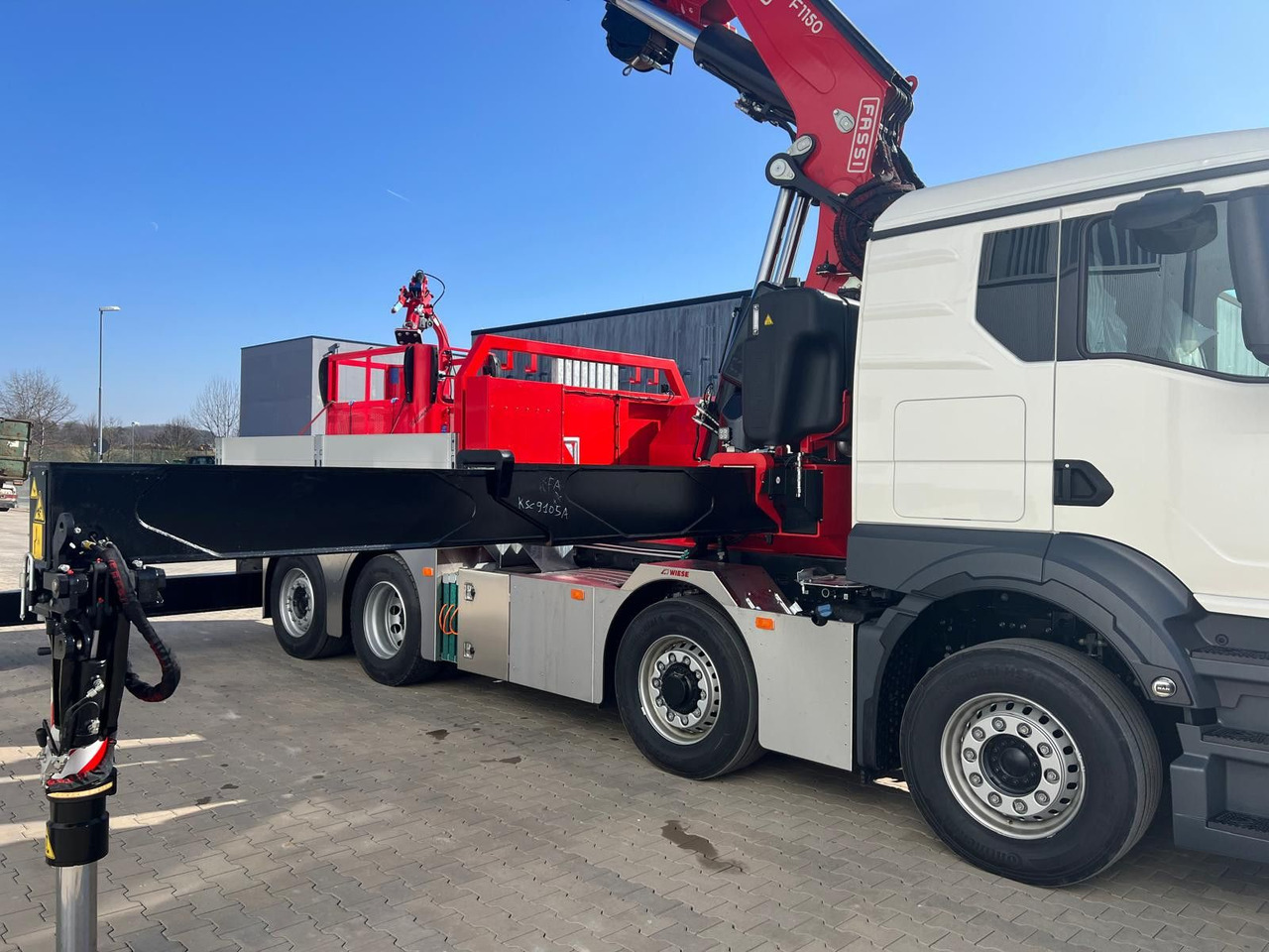 MAN 8x4 Hydro mit F1150 inkl Jib und Winde Korb - Trattore stradale: foto 3 MAN 8x4 Hydro mit F1150 inkl Jib und Winde Korb - Trattore stradale: foto 3