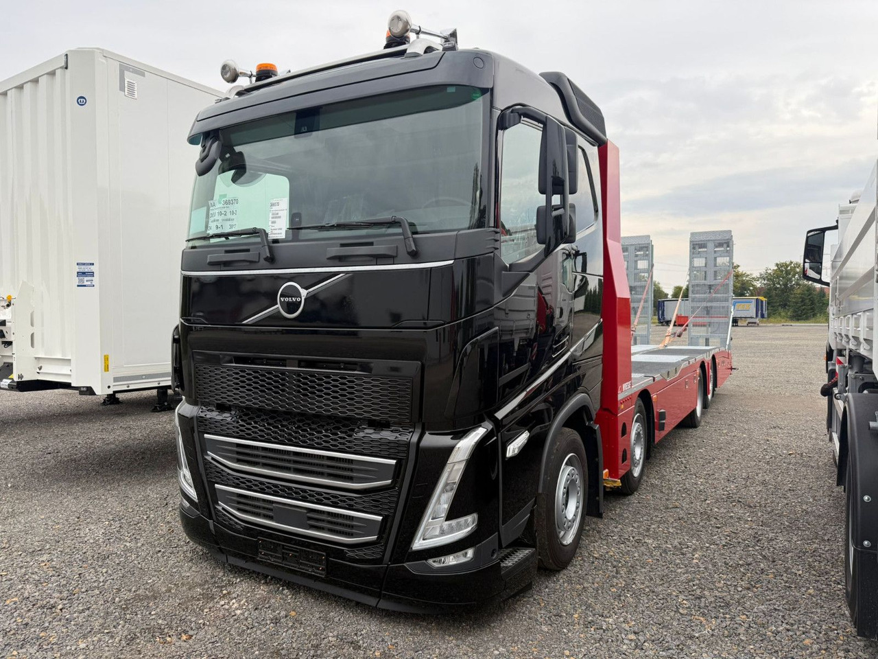 Volvo Arbeitsbühnen Baumaschinentransporter mit Rampen - Camion bisarca: foto 2 Volvo Arbeitsbühnen Baumaschinentransporter mit Rampen - Camion bisarca: foto 2