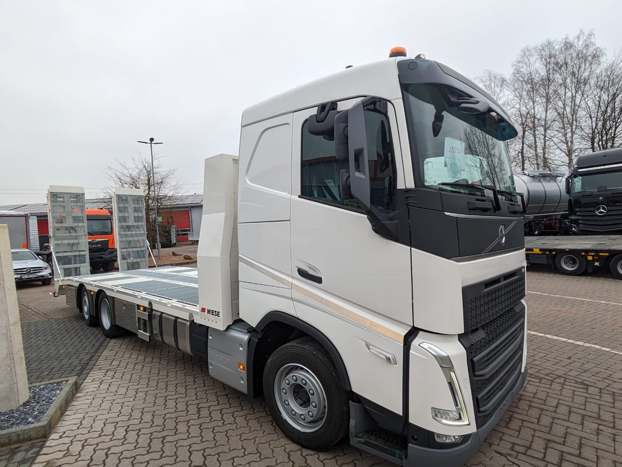 Volvo FH 420 Maschinentransporter Rampennen. - Carro attrezzi: foto 2 Volvo FH 420 Maschinentransporter Rampennen. - Carro attrezzi: foto 2