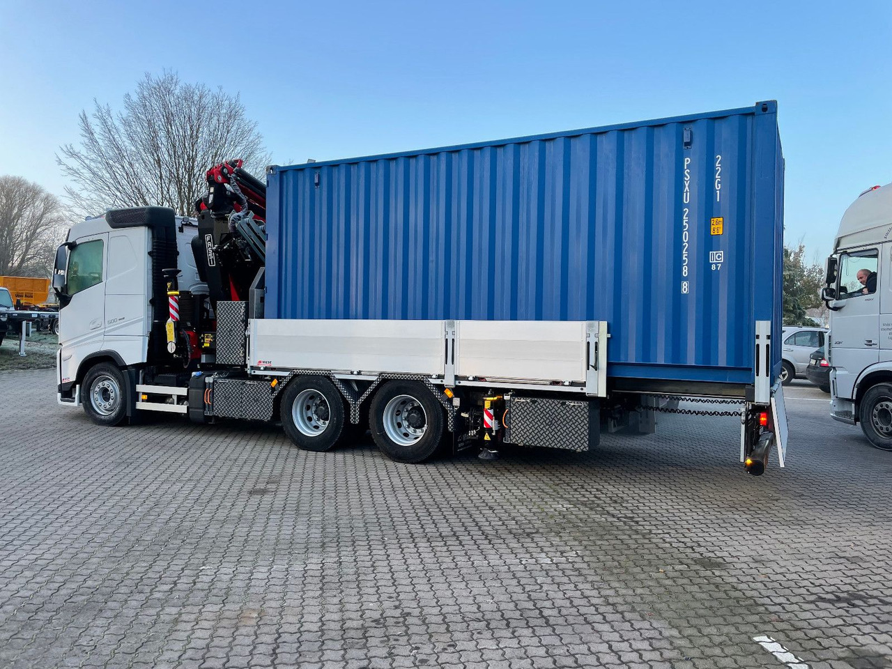 Volvo FH500 6x4 Fassi F545RA 2.27 mit Jib und Winde - Autocarro con pianale/ Cassone fisso, Camion con gru: foto 5 Volvo FH500 6x4 Fassi F545RA 2.27 mit Jib und Winde - Autocarro con pianale/ Cassone fisso, Camion con gru: foto 5