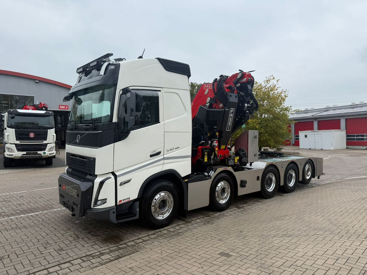Volvo FH540 10x4 mit F1150 Ladekran, Sattelzugmaschine - Camion con gru: foto 2 Volvo FH540 10x4 mit F1150 Ladekran, Sattelzugmaschine - Camion con gru: foto 2