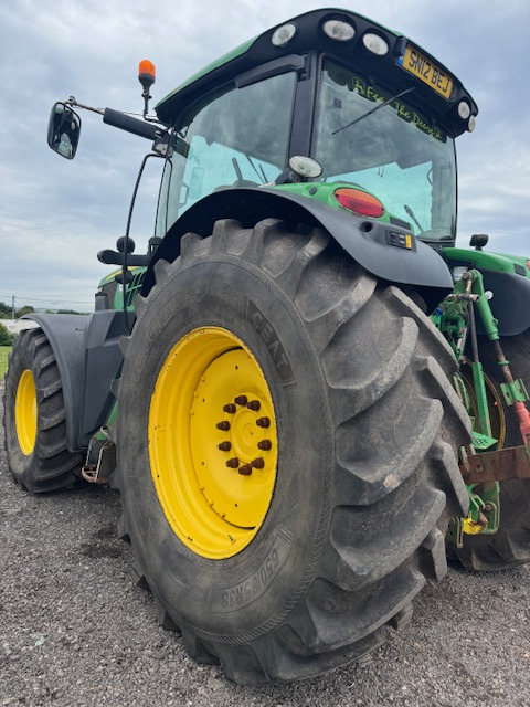 JOHN DEERE 6210R - Trattore: foto 2 JOHN DEERE 6210R - Trattore: foto 2