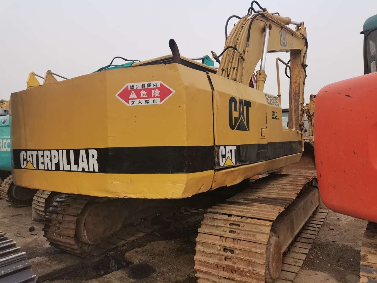 CATERPILLAR CAT-E200 - Escavatore cingolato: foto 1 CATERPILLAR CAT-E200 - Escavatore cingolato: foto 1