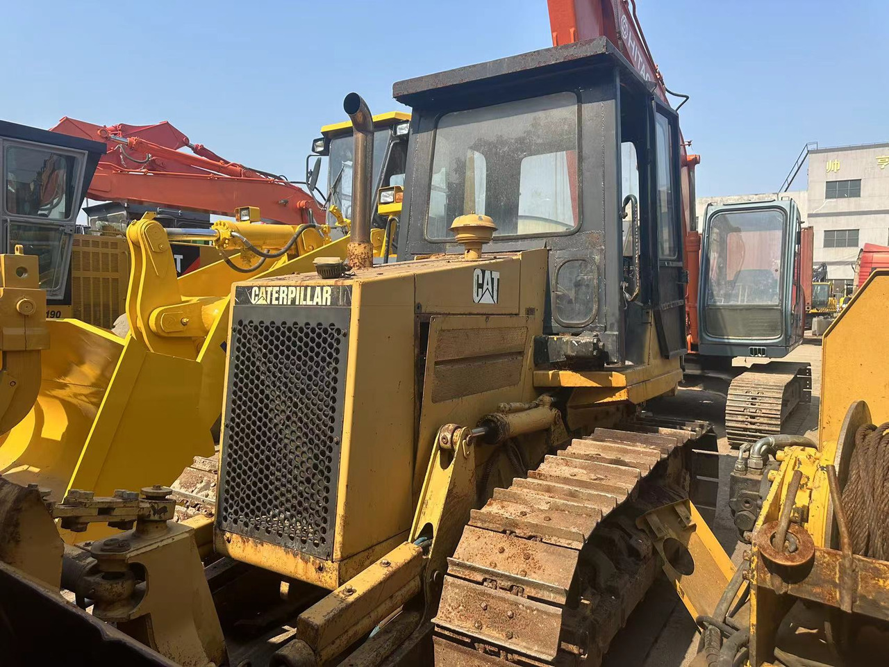 CATERPILLAR D4C - Bulldozer: foto 2 CATERPILLAR D4C - Bulldozer: foto 2