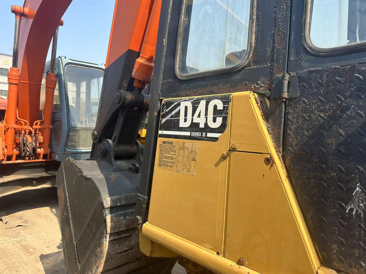 CATERPILLAR D4C - Bulldozer: foto 4 CATERPILLAR D4C - Bulldozer: foto 4