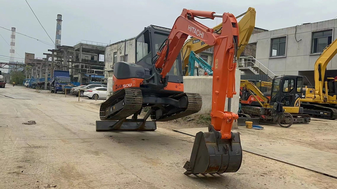 HITACHI ZX50U-2 - Miniescavatore: foto 1 HITACHI ZX50U-2 - Miniescavatore: foto 1