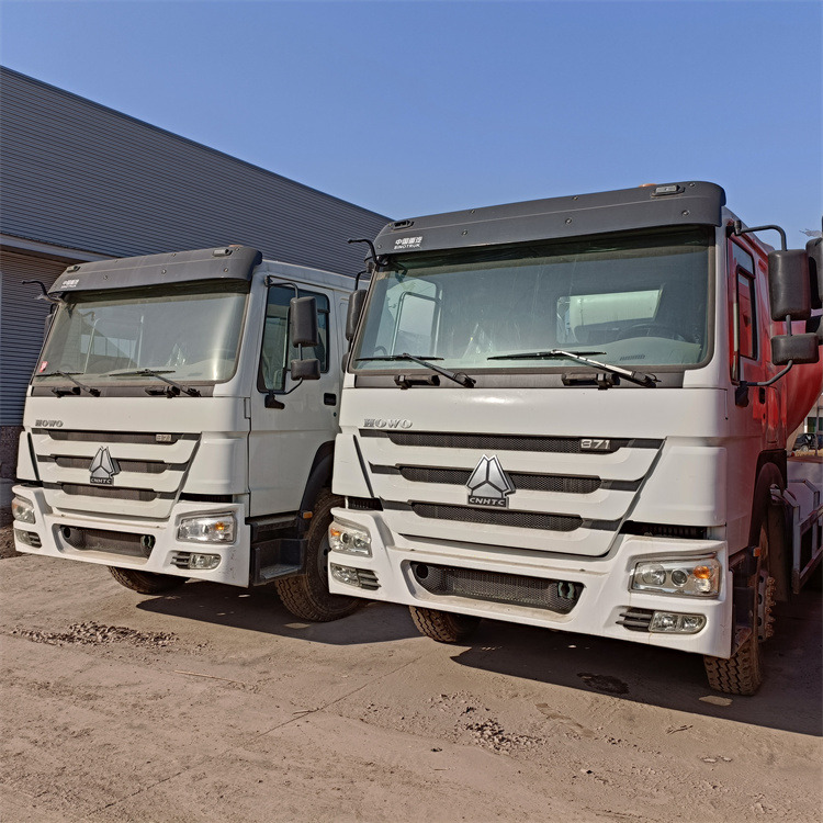 HOWO HOWO-mixer pump truck - Betonpompa: foto 4 HOWO HOWO-mixer pump truck - Betonpompa: foto 4