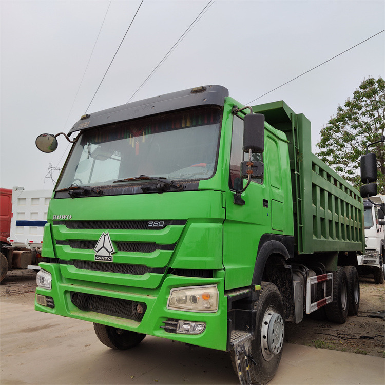 HOWO HOWO6x4 380-tipper - Autocarro ribaltabile: foto 1 HOWO HOWO6x4 380-tipper - Autocarro ribaltabile: foto 1