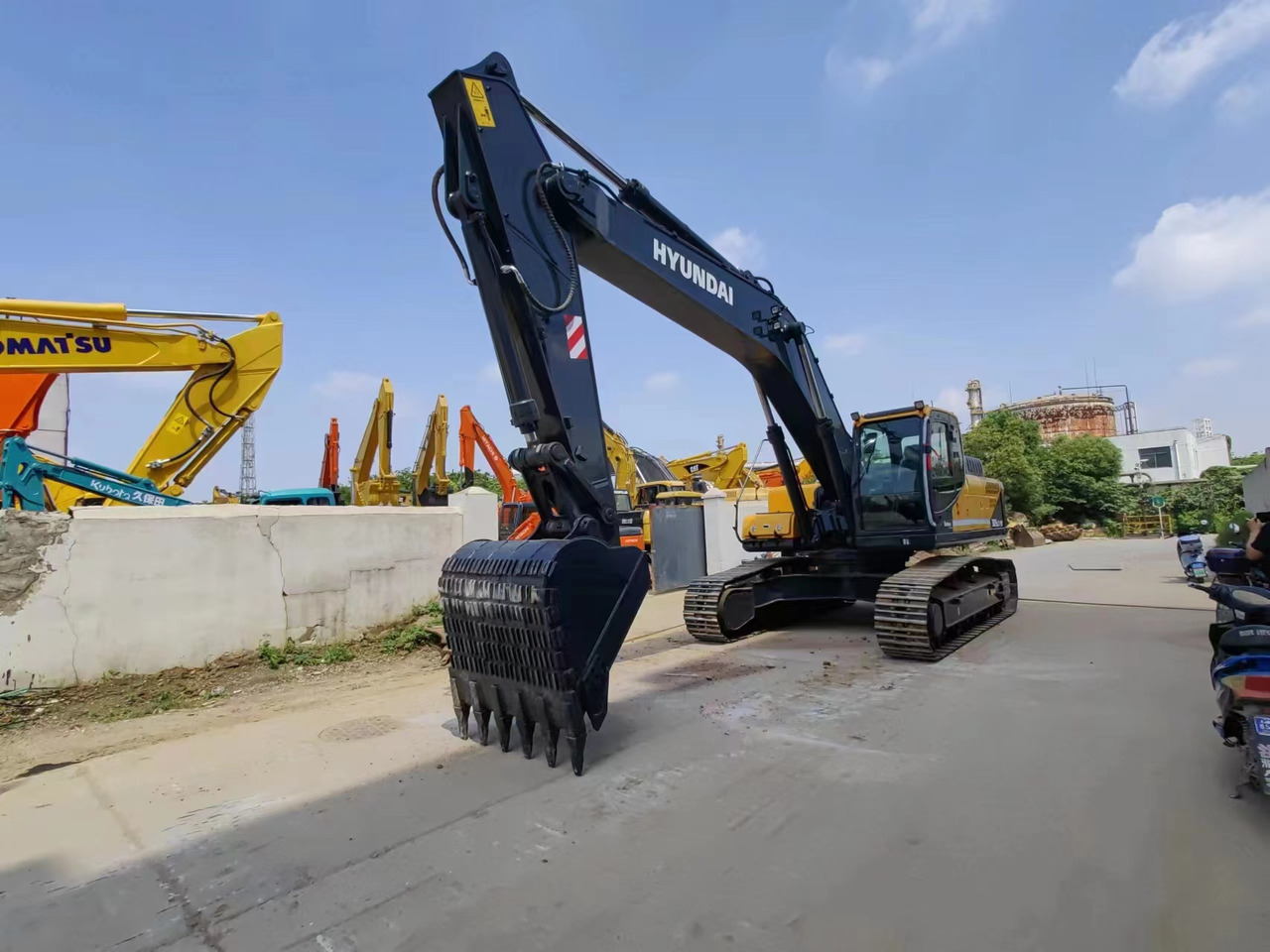 HYUNDAI R305LC-9T - Escavatore cingolato: foto 2 HYUNDAI R305LC-9T - Escavatore cingolato: foto 2