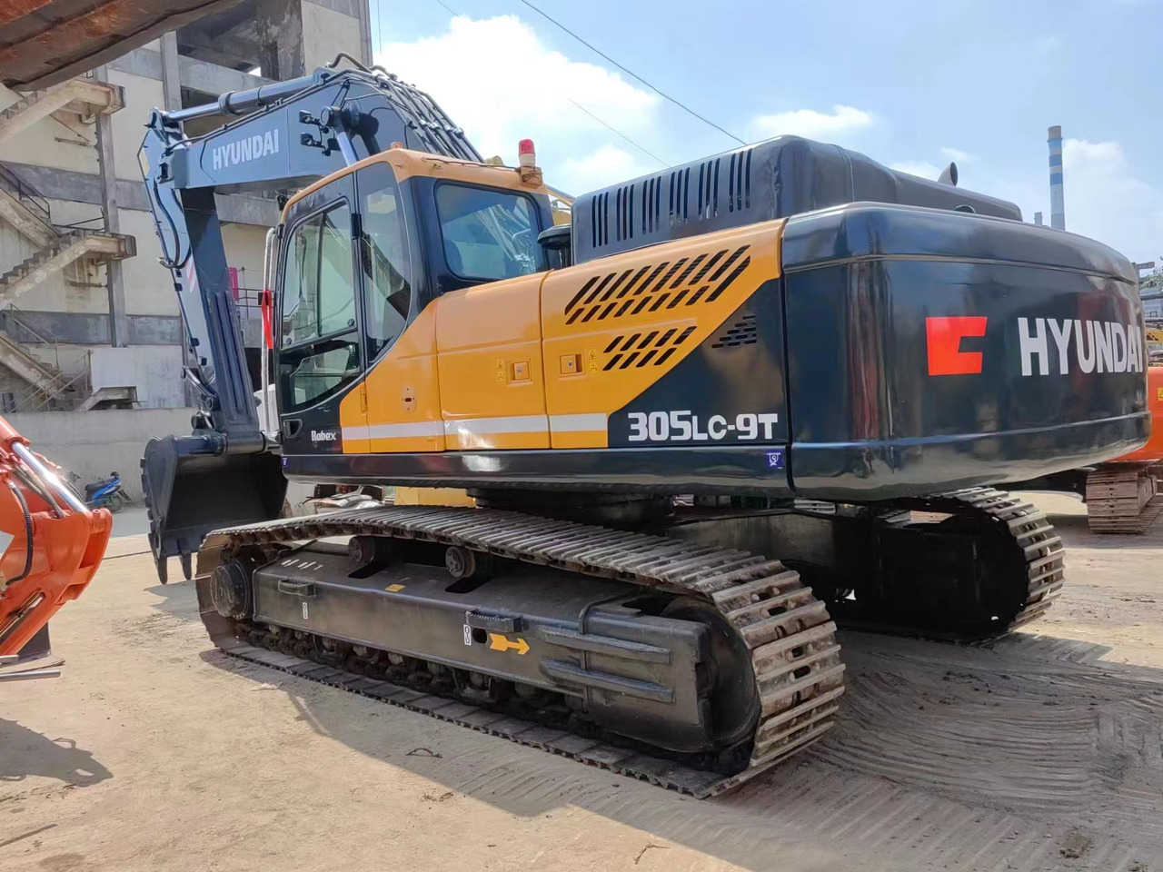 HYUNDAI R305LC-9T - Escavatore cingolato: foto 3 HYUNDAI R305LC-9T - Escavatore cingolato: foto 3