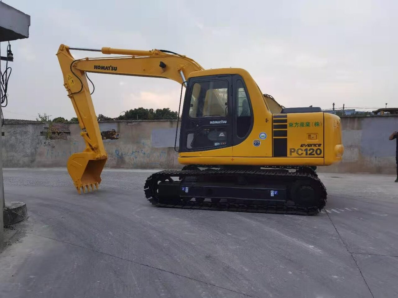 KOMATSU PC120-6 - Escavatore cingolato: foto 2 KOMATSU PC120-6 - Escavatore cingolato: foto 2
