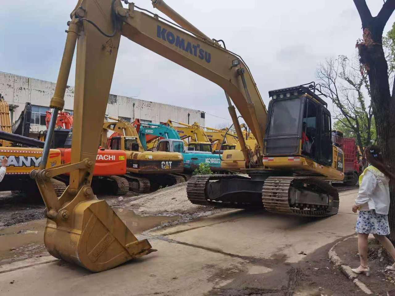 KOMATSU PC200-8 - Escavatore cingolato: foto 3 KOMATSU PC200-8 - Escavatore cingolato: foto 3