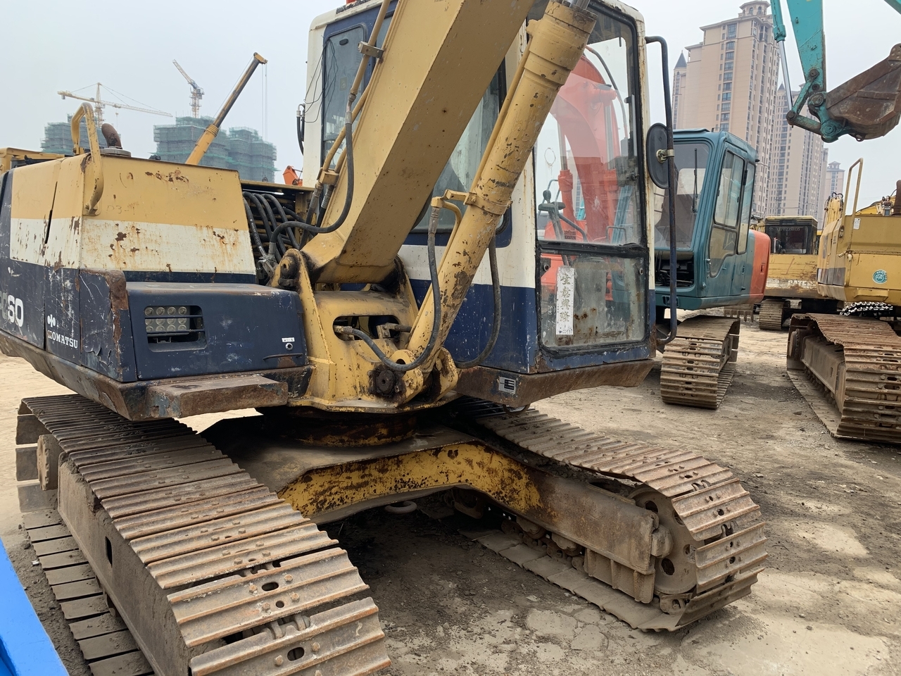 KOMATSU PC60-excavator - Escavatore cingolato: foto 1 KOMATSU PC60-excavator - Escavatore cingolato: foto 1