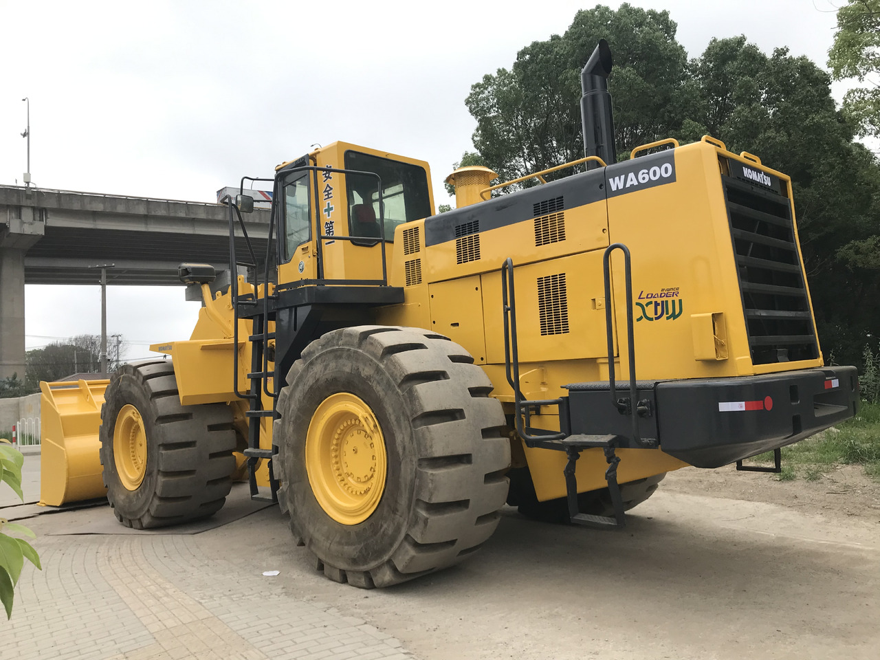 KOMATSU WA600-3 - Pala gommata: foto 4 KOMATSU WA600-3 - Pala gommata: foto 4