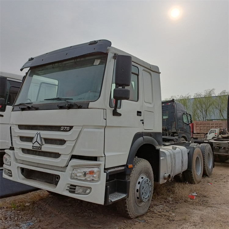 Trattore stradale HOWO 6x4 375hp tractor: foto 6