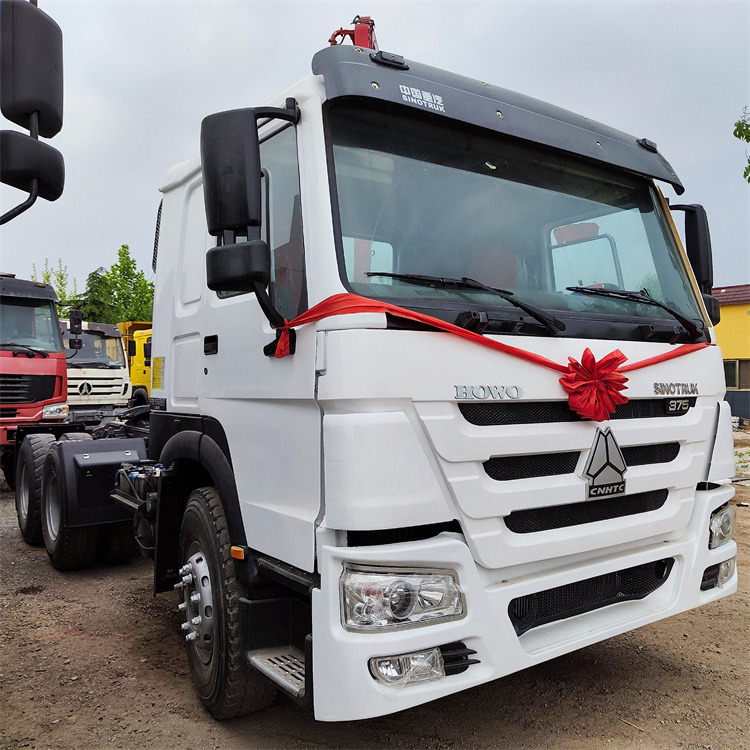 HOWO HOWO 6x4 375 tractor - Trattore stradale: foto 1 HOWO HOWO 6x4 375 tractor - Trattore stradale: foto 1