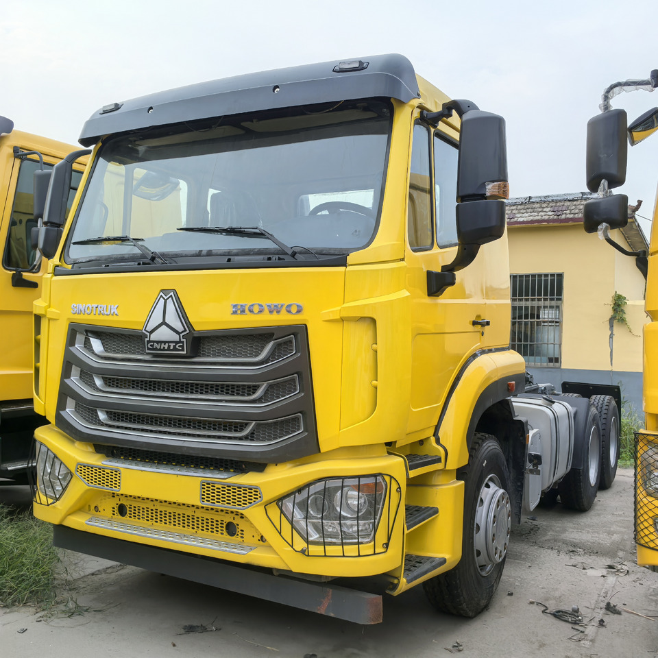 SINOTRUK Howo 6x4 - Trattore stradale: foto 1 SINOTRUK Howo 6x4 - Trattore stradale: foto 1