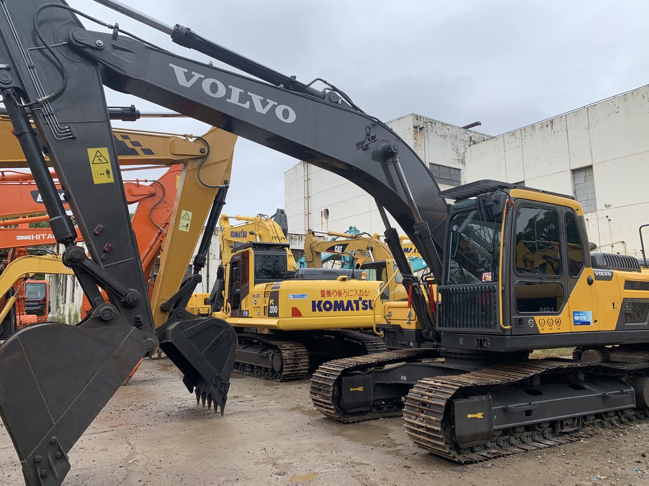 VOLVO EC200DL - Escavatore cingolato: foto 3 VOLVO EC200DL - Escavatore cingolato: foto 3