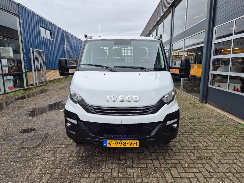 Iveco Daily 50C18 Pritsche 3.0D Euro 6 Hi-Matic GVW 3500 kg - Furgone con cassone fisso: foto 3 Iveco Daily 50C18 Pritsche 3.0D Euro 6 Hi-Matic GVW 3500 kg - Furgone con cassone fisso: foto 3