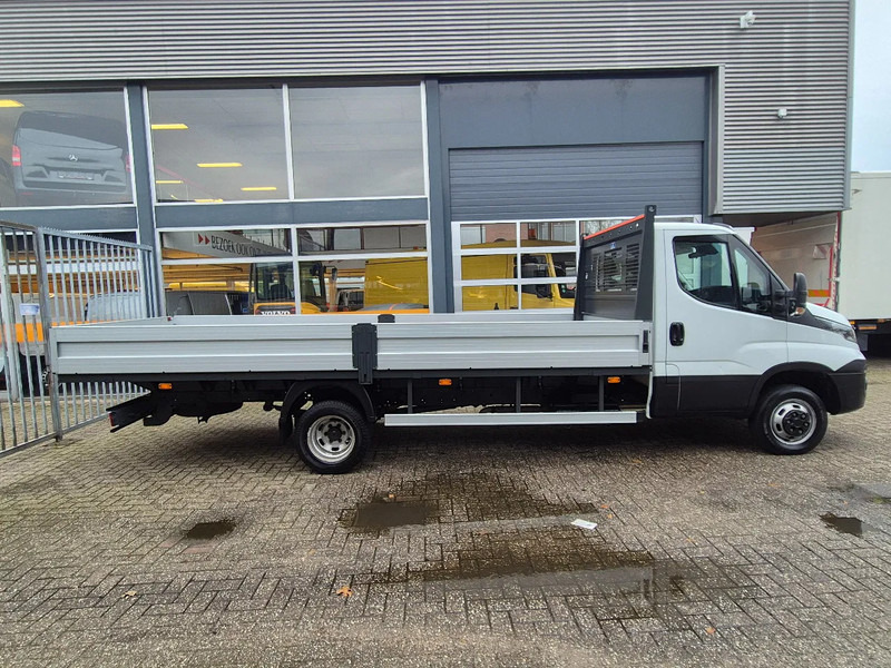 Iveco Daily 50C18 Pritsche 3.0D Euro 6 Hi-Matic GVW 3500 kg - Furgone con cassone fisso: foto 4 Iveco Daily 50C18 Pritsche 3.0D Euro 6 Hi-Matic GVW 3500 kg - Furgone con cassone fisso: foto 4