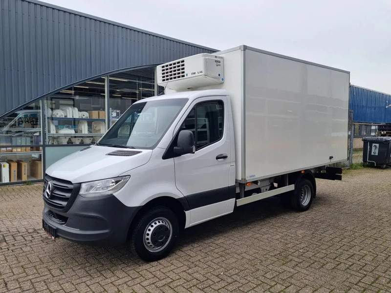 Mercedes-Benz Sprinter 516 CDI THERMOKING V500 MAX MT/ -20+20 STANDBY 380V - Furgone frigo: foto 4 Mercedes-Benz Sprinter 516 CDI THERMOKING V500 MAX MT/ -20+20 STANDBY 380V - Furgone frigo: foto 4