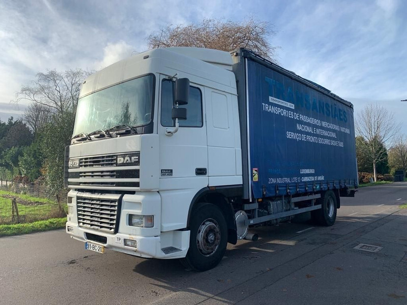 DAF XF 95.430 - Camion centinato: foto 1 DAF XF 95.430 - Camion centinato: foto 1